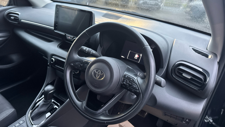 Toyota Yaris 1.5 Hybrid Design 5dr CVT Hybrid Hatchback